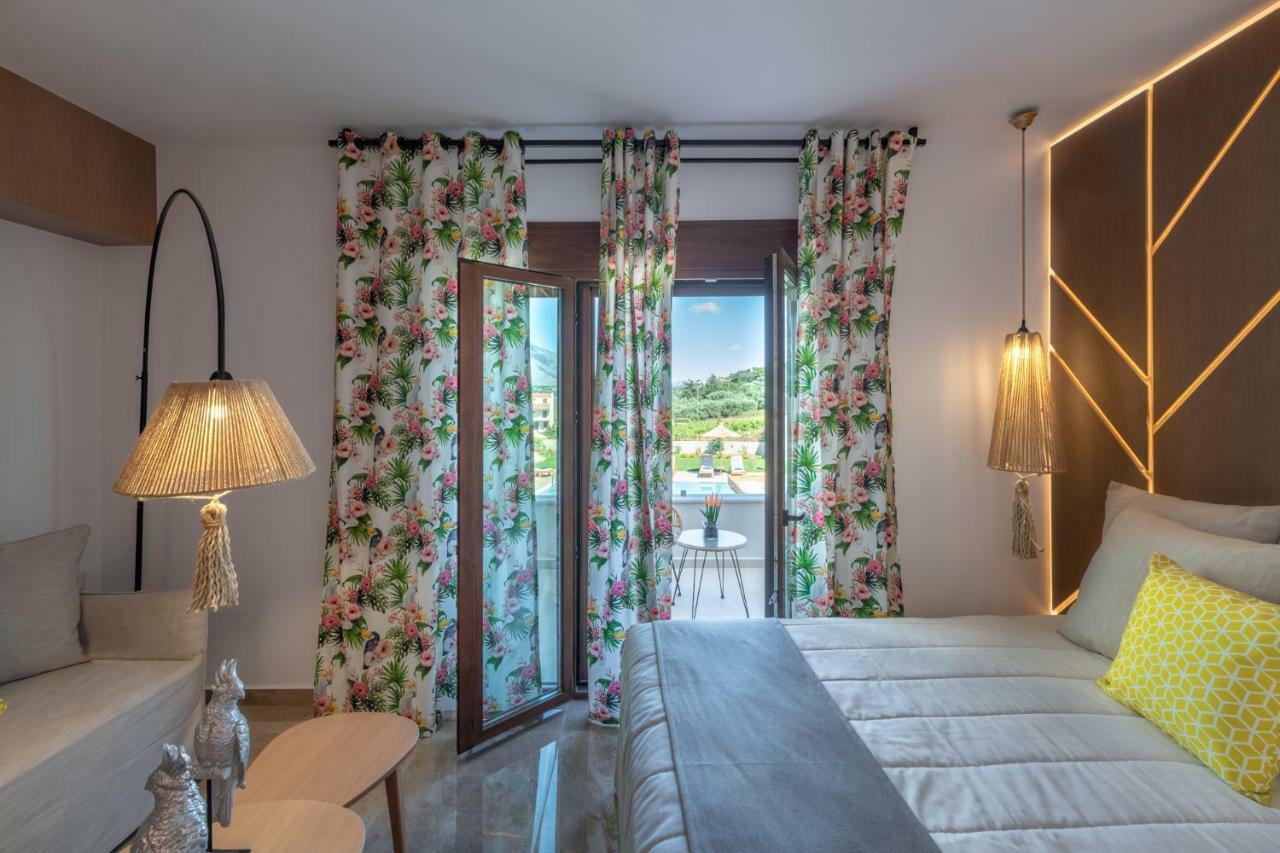 Ivoni Villa, An Iconic Summer Retreat, By Thinkvilla Perama  Luaran gambar